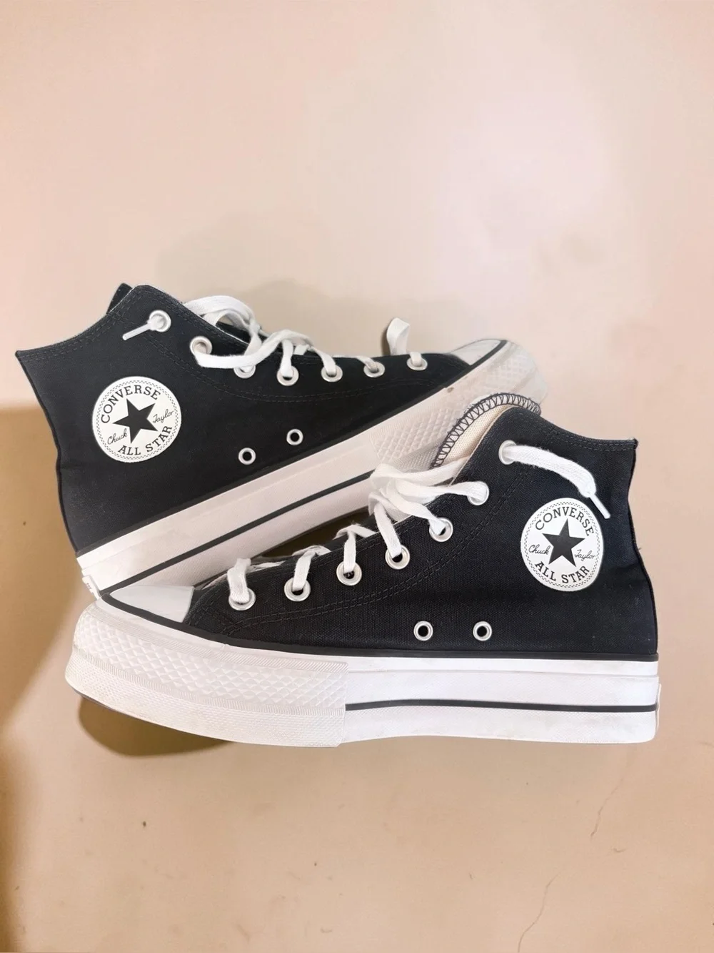 Converse Chuck Taylor High Top Platform Sneakers Size 8.5 W